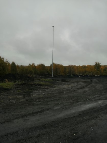 Мунайский разрез, с. Сузоп, Алтайский край — Прожекторные мачты ВМО