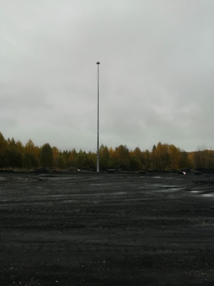 Мунайский разрез, с. Сузоп, Алтайский край — Прожекторные мачты ВМО
